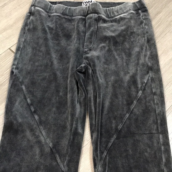 Pam & Gela Gray Velour Flare Leg Pull-On Track Pants size L - Picture 3 of 9